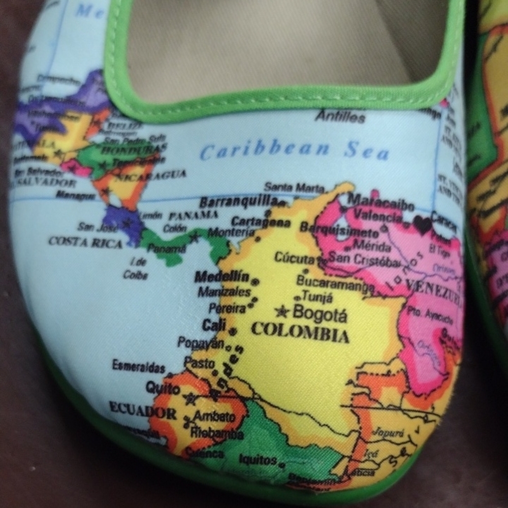Chocolaticas Mary Jane Green and Blue World Map Flats with Strap, (2004) - Picture 8 of 9